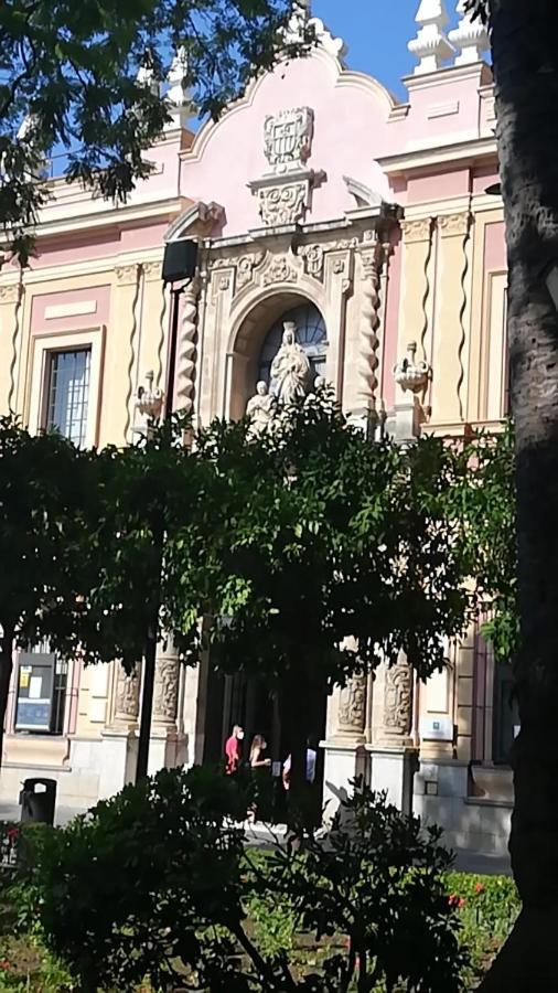 Homefeel Museo Seville Luaran gambar